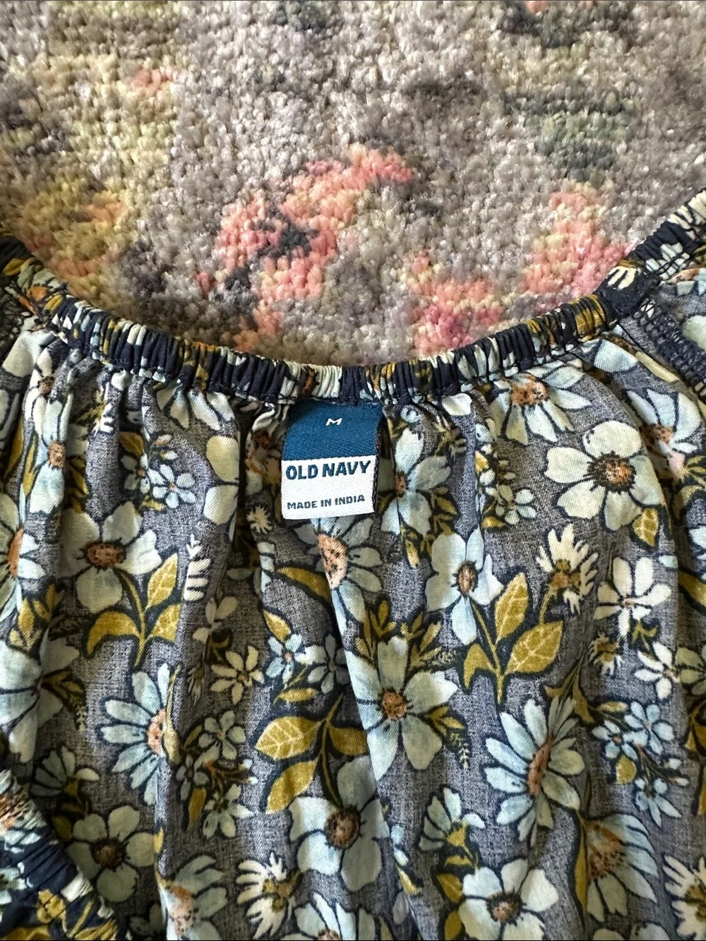 Old Navy Black Floral Puff-Sleeve Smocked Waist Top Women’s Medium Like New